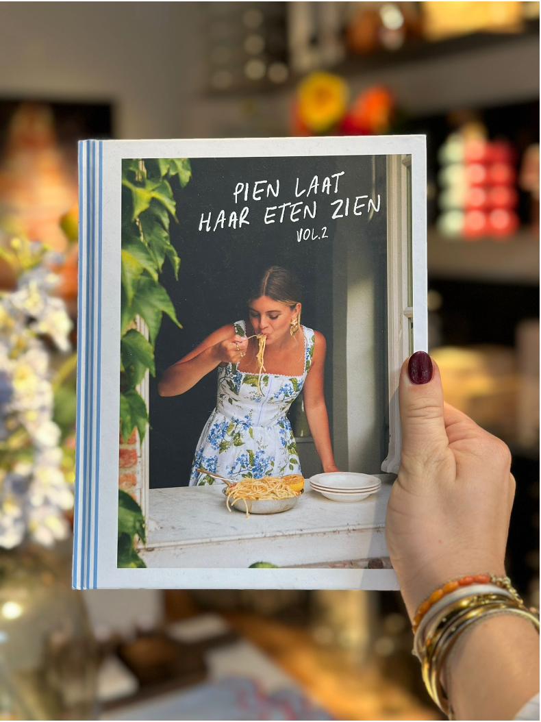 Pien laat haar eten zien vol.2
