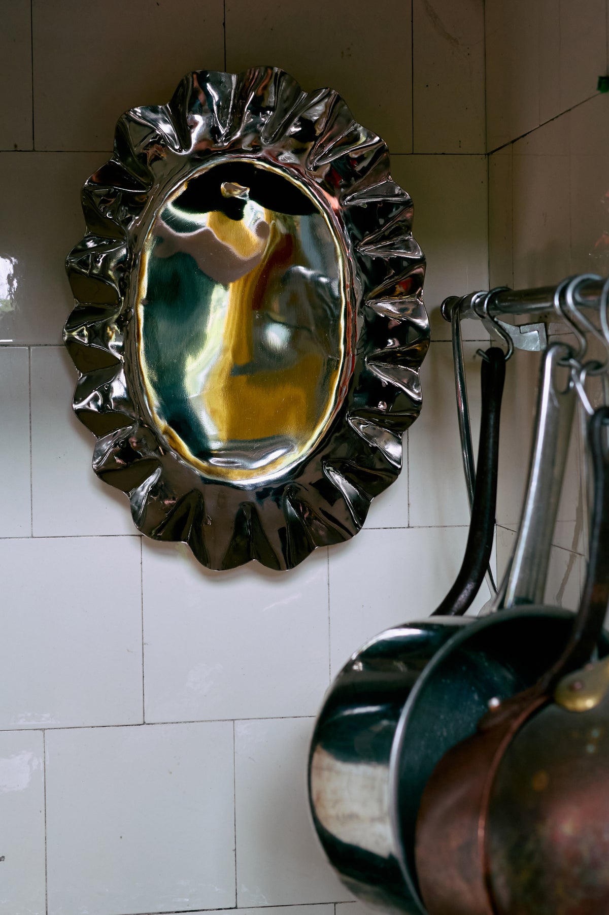 New classics: Chrome tray medium - HK Living